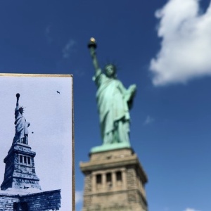 Nos cartes voyagent jusqu’au bout du monde. 
Merci @leguidenyc pour cette superbe photo ! 🗽 

#carteaplanter #carteapousser #carteensemencee #voyageanewyork #newyork #missliberty #statuedelaliberté #statueofliberty #voyagevoyage #voyage